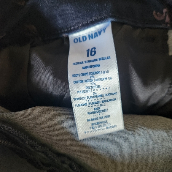 Old Navy Blue Floral Ankle Pants - Picture 5 of 5